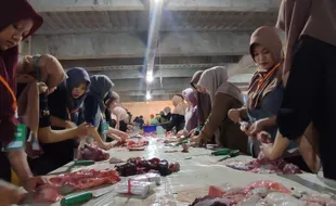 Utamakan Warga Miskin, Masjid Kauman Semarang Bagikan 6.000 Paket Daging Kurban