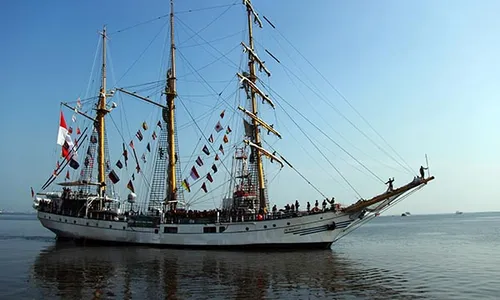 KRI Dewaruci Tinggalkan Dumai, Lanjutkan Pelayaran Muhibah Budaya Jalur Rempah