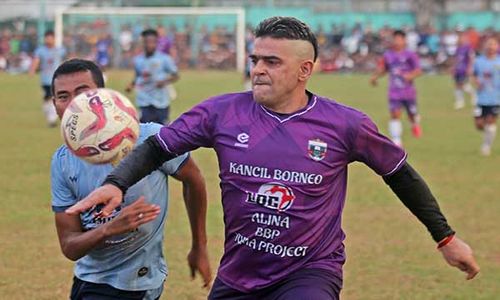 Aksi Bintang Sepak Bola Nasional Tampil di Liga Tarkam Tangerang