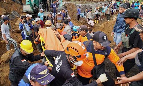 Tambang Pasir di Pronojiwo Lumajang Longsor, 4 Penambang Tertimbun