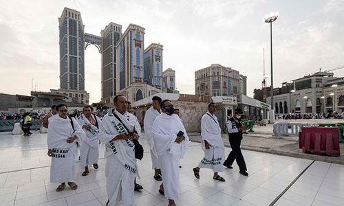 Menag Yaqut Cholil Qoumas Laksanakan Umrah Wajib di Makkah