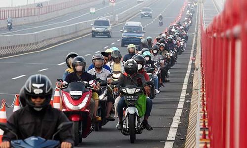 Ramainya Jembatan Suramadu saat Tradisi Mudik Warga Madura Jelang Iduladha