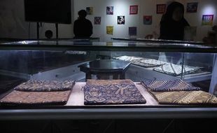 Pameran Batik Sarassua di Museum Keraton Solo