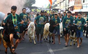 Potret Serunya Tradisi Mengarak Hewan Kurban di Malang saat Hari Raya Iduladha