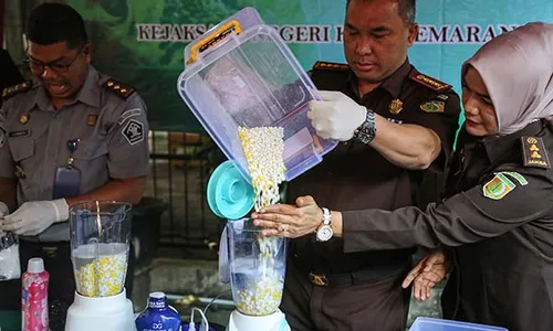 Kejari Kota Semarang Musnahkan Barang Bukti Narkoba hingga Senjata Tajam