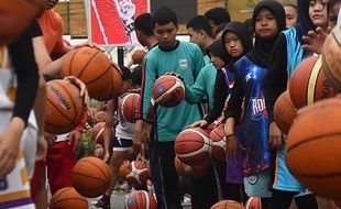 Dribble Bola Basket Peserta Terbanyak di Kota Madiun Pecahkan Rekor Muri