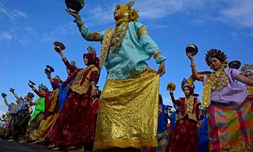 Ribuan Pelajar di Sulsel Menari Massal Tari Paduppa Pecahkan Rekor Muri