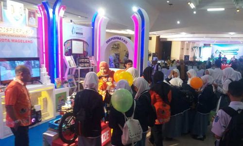 Mengulas Pengelolaan Arsip dan Menulis Artikel di Pameran Arpus Jateng 2024