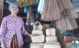 Besek Bambu Diburu Jelang Iduladha, Pedagang di Semarang Kurang Pasokan Bahan