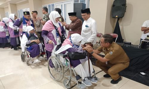 Pasutri asal Jumantono Karanganyar Berangkat Haji Setelah Menanti 12 Tahun 