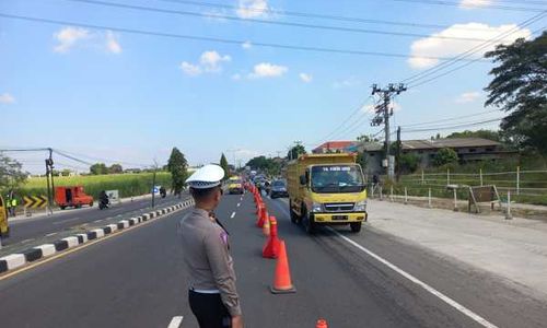 Awas! Mulai Hari Ini Ada Penyempitan & Contraflow di Jl Jogja-Solo Ceper Klaten