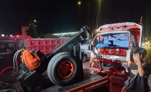 Kecelakaan Truk di Jalan Jogja-Solo Jetis Klaten, Kaki Sopir Sempat Terjepit