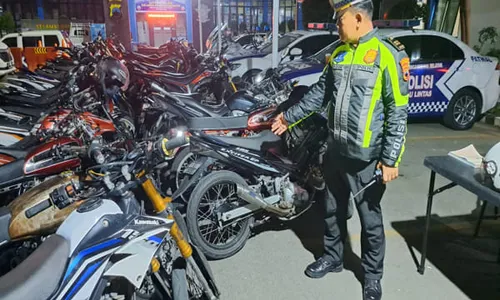 Polres Karanganyar Kukut 45 Sepeda Motor Knalpot Brong