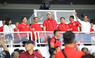 Menpora Dampingi Presiden Tonton Kemenangan Timnas Indonesia Atas Filipina 2-0