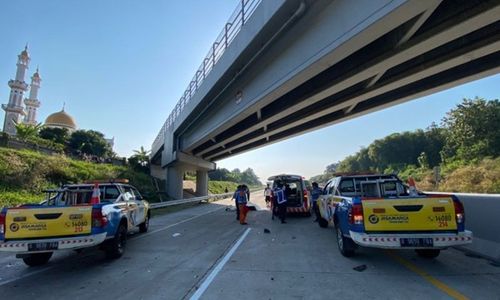 Terkuak! Truk Ditabrak Pajero di Tol Semarang-Batang Tidak Mogok