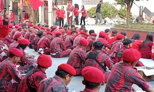 Satgas Cakra Buana PDIP Solo Turut Deklarasi Jaga Megawati dan Hasto