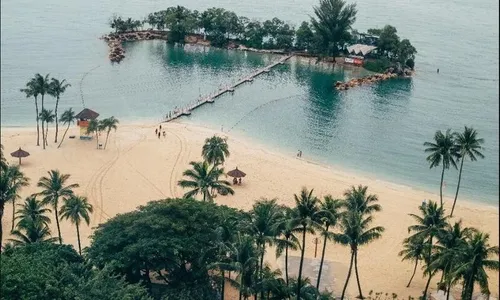 Tercemar Tumpahan Minyak, Pantai Sentosa Singapura Ditutup Sementara