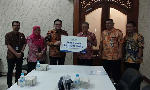 Bank BJB Hijaukan Solo dengan 500 Pot Tanaman di Jl Adisucipto dan Jl A Yani