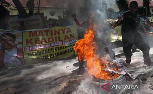 Terdakwa Ronald Tannur Divonis Bebas, Ratusan Orang Geruduk PN Surabaya