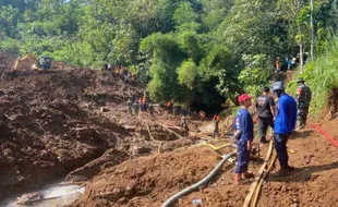 Tak Kunjung Ditemukan, Waktu Pencarian Korban Longsor di Blitar Ditambah 2 Hari