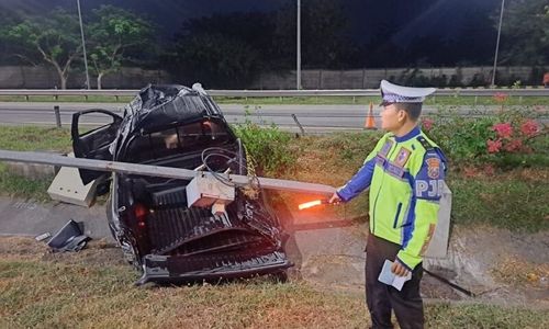 Kejar Kendaraan Bawa Rokol Ilegal, 2 Mobil Bea Cukai Kecelakaan di Tol Jombang