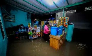 Katanya Puncak Musim Kemarau dan El Nino, Kok Masih Hujan Deras? Ini Kata BMKG