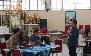 Guru SMKN 9 Solo Ikuti Workshop Penguatan Literasi dan Numerasi