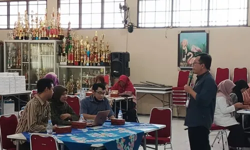 Guru SMKN 9 Solo Ikuti Workshop Penguatan Literasi dan Numerasi