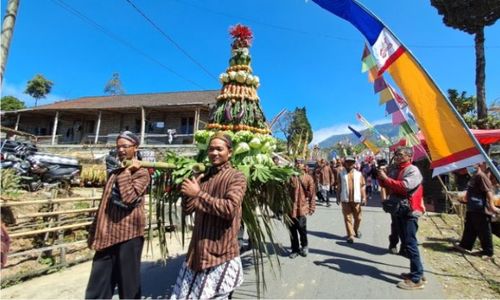 Kirab 1.001 Tumpeng Meriahkan Festival Merapi Merbabu di Boyolali, Ini Maknanya