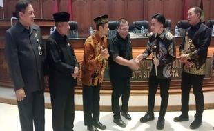 Diwarnai Interupsi Legislator PDIP, Paripurna Pengunduran Diri Gibran Gayeng