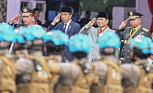 Atraksi dan Defile Pasukan Meriahkan Upacara HUT ke-78 Bhayangkara di Monas