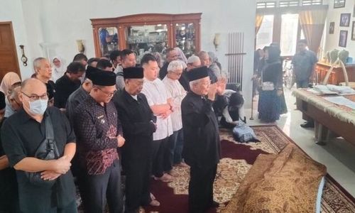 Kabar Duka, Mantan Gubernur Jabar Dua Periode HR Nuriana Meninggal Dunia