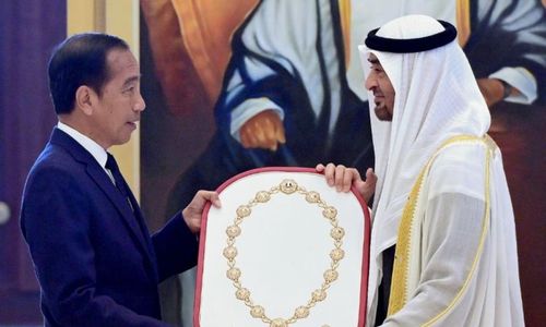 Presiden Jokowi dan Menko Luhut Terima Penghargaan dari Presiden MBZ