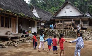 Potret Kampung Naga di Tasikmalaya, Tanpa Listrik dan Jaga Tradisi Leluhur