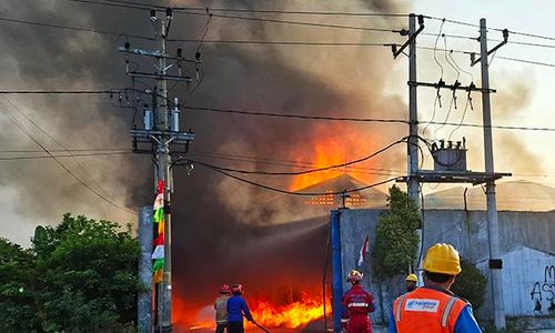 Kebakaran Pabrik Daur Ulang Plastik di Tasikmadu Karanganyar