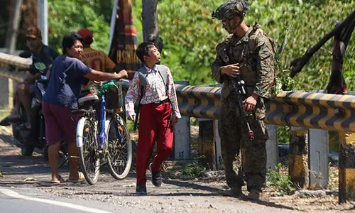 Latihan Bersama Platoon Exchange Marinir TNI AL dan USMC di Situbondo