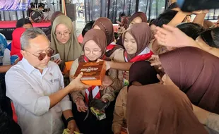 Mendag Zulhas Sosialisasikan Program Makan Bergizi Gratis di SMAN 3 Semarang