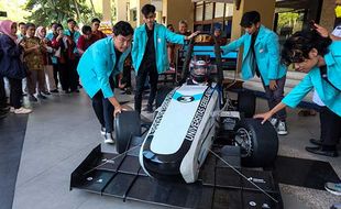 Mahasiswa UNS Solo Kenalkan Mobil Balap Nawasena untuk Tampil di FSAE Italia