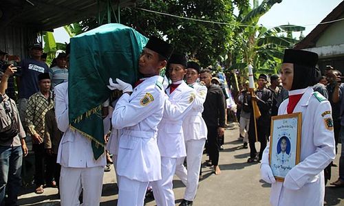 Hujan Air Mata Iringi Pemakaman Ketua OSIS SMAN 1 Cawas Klaten