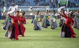 Jokowi Saksikan Laga Pembuka Piala Presiden 2024 di Stadion Si Jalak Harupat