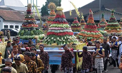 Kemeriahan Tradisi Pisowanan Agung Hari Jadi ke-199 Kabupaten Wonosobo