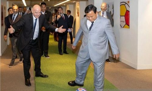 Prabowo Bertemu Presiden FIFA Infantino di Paris Bahas PSSI