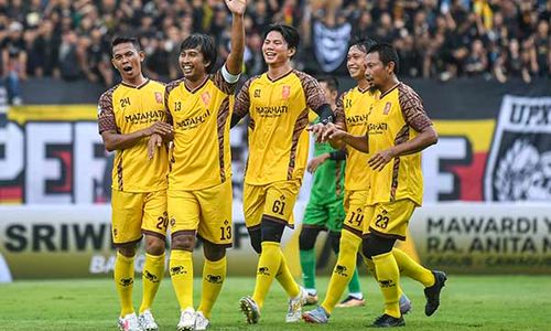 Momen Aksi Pemain Legenda Sriwijaya FC saat Laga Reuni di Stadion Jakabaring