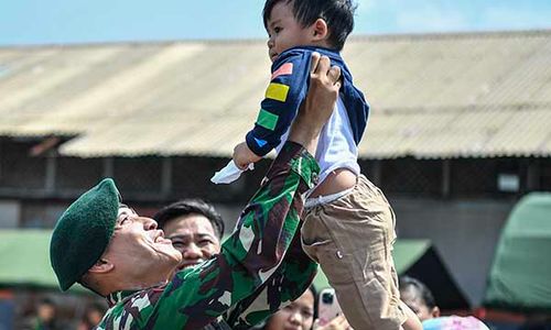 Kedatangan 449 Personel Satgas Pamtas RI-Papua Nugini Yonif 200/BN di Palembang