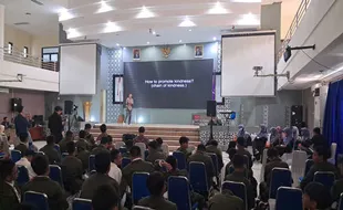 Inspiratif! Siswa SMPI Al Abidin Solo berbagai Ide dalam Forum TEDx