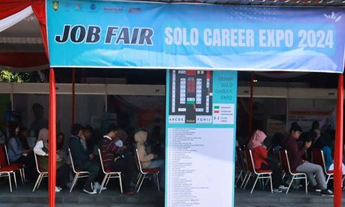 Digelar 2 Hari, Pencari Kerja Padati Solo Career Expo 2024 di Balai Kota Solo