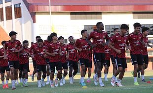 Latihan Resmi Timnas Indonesia U-19 Jelang Laga Piala AFF U-19 di Surabaya