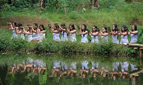 Potret 14 Penari Jalani Tradisi Wisuda Lengger di Dusun Giyanti Wonosobo