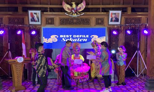 SBC 15 Sukses, Yayasan Solo Batik Carnival Beri Penghargaan kepada Peserta