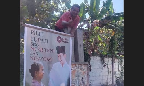 Relawan Semut Merah Sragen Pasang Baliho Dedy di 20 Kecamatan